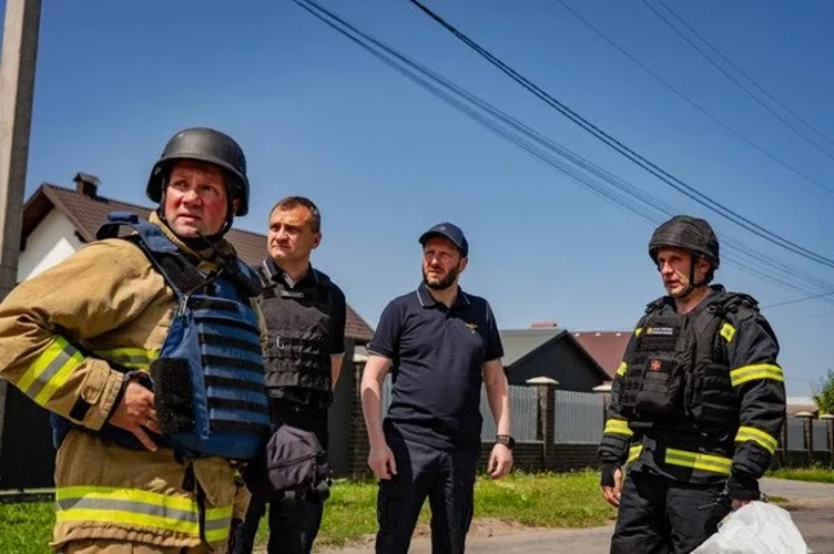 Ліквідація наслідків детонації на полігоні у Хмельницькому: пошкоджені будинки, робота рятувальників і піротехніків