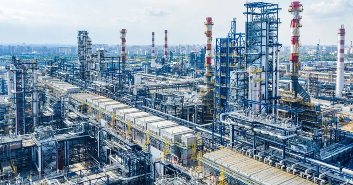 Ільський НПЗ у Краснодарському краї РФ після нічного удару БпЛА FP-1