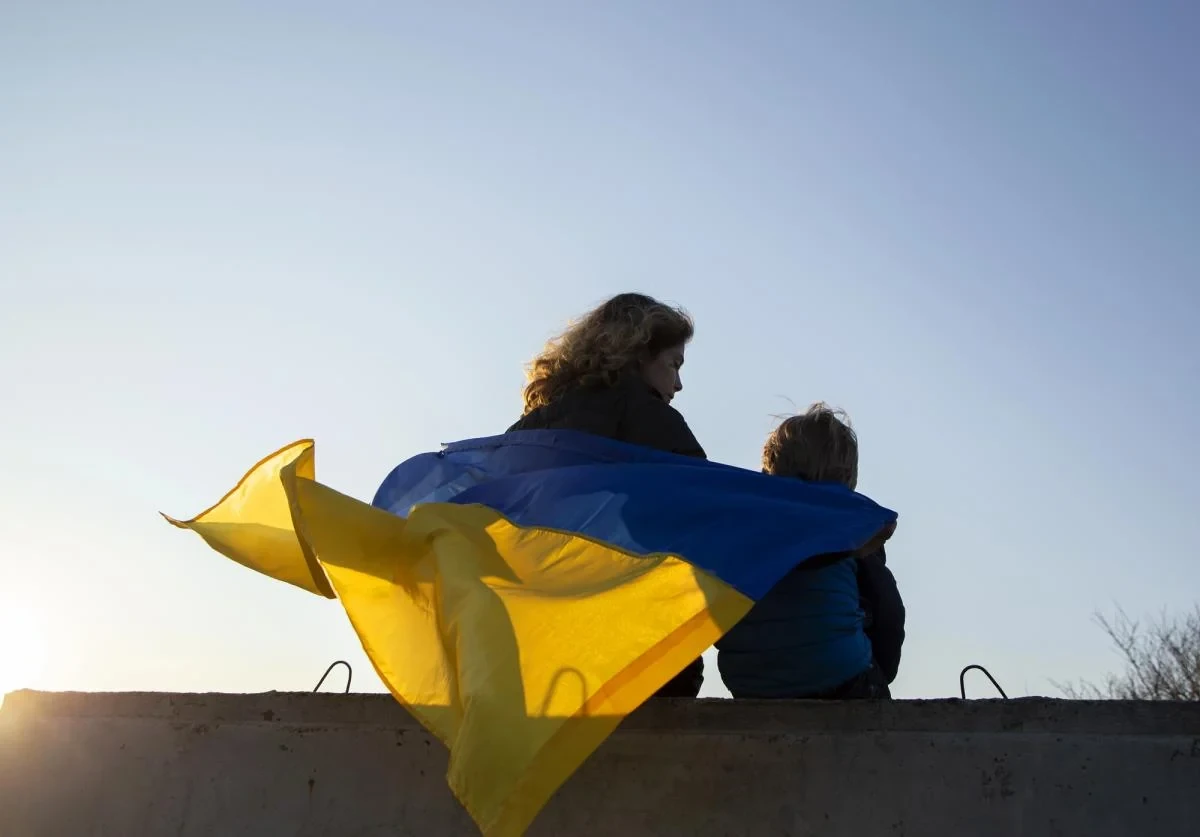 КМІС оприлюднив дані: 62% українців готові терпіти війну без обмеження строку